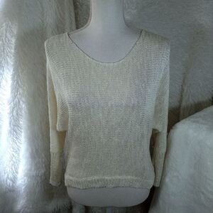 CASTING L.A. OFF WHITE HI-LO SWEATER SZ.S EUC